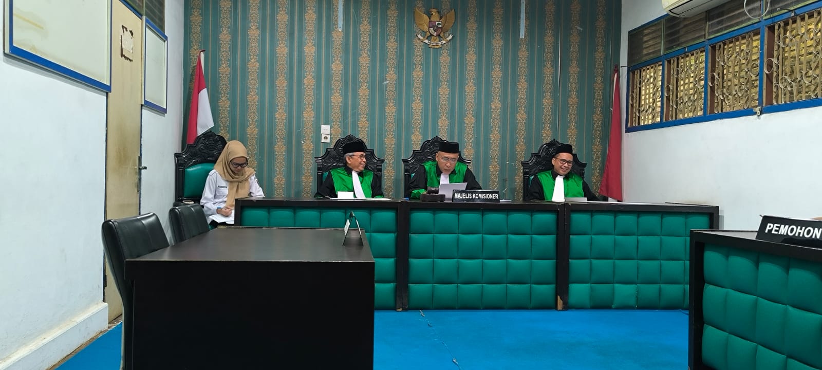  Termohon BPKPAD Binjai mangkir dalam sidang sengketa informasi DIF TA 2022 dan 2024 di Kantor KI Provinsi Sumut, Jalan Alfalah, Medan. (Teddy Akbari/Sumut Pos)