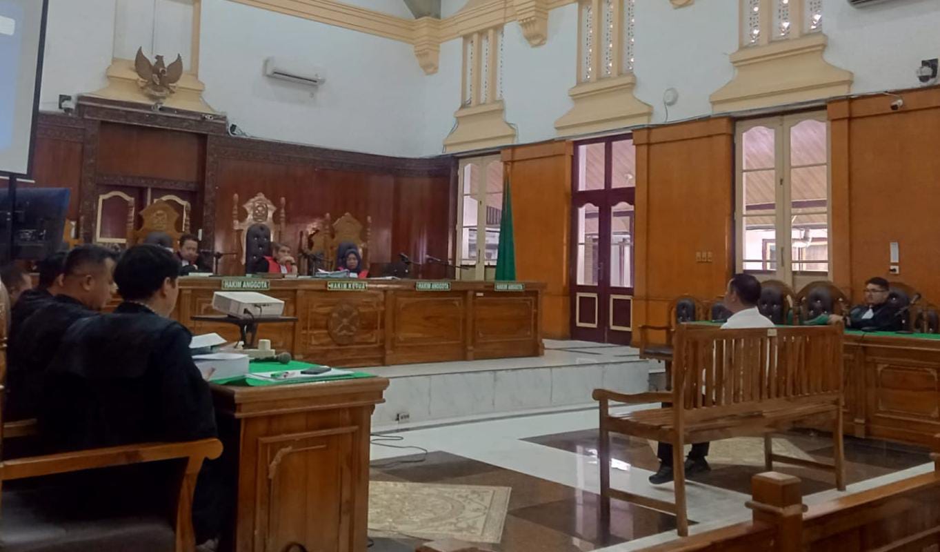 SIDANG: Mantan PPK Satker PJN Wilayah I Sumut, Heliyanto, menjalani sidang tuntutan di Pengadilan Tipikor Medan, Kamis (26/2/2026). (Dok: istimewa)