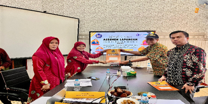 Sarjana Administrasi Publik, Fakultas Ilmu Sosial dan Ilmu Politik (FISIP) Universitas Muhammadiyah Tapanuli Selatan (UMTS) resmi meraih status Akreditasi UNGGUL (IST/Sumut Pos)