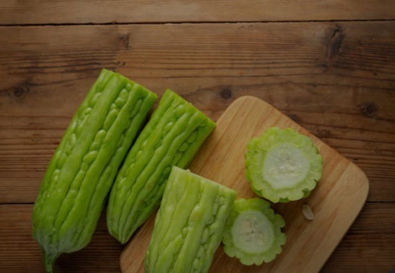 ilustrasi, pare si pahit yang memiliki banyak manfaat bagi tubuh. (freepik.com)