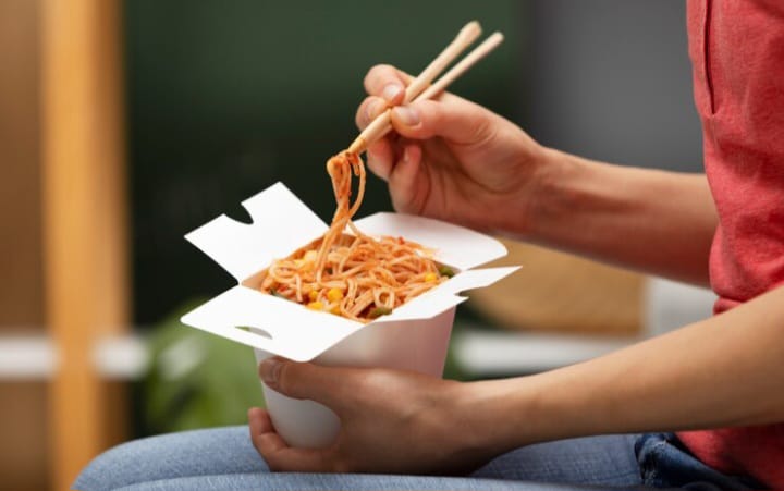 Thailand menyiapkan kebijakan baru berupa pajak garam yang akan menyasar produk makanan seperti mi instan. (Freepik.com)