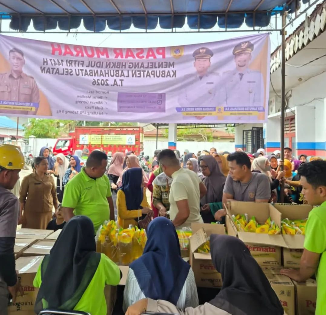 Jelang Idul Fitri, Pemerintah Kabupaten Labuhanbatu Selatan menggelar program pasar murah di sejumlah kecamatan. (KHAIRUDDIN/SUMUT POS) 