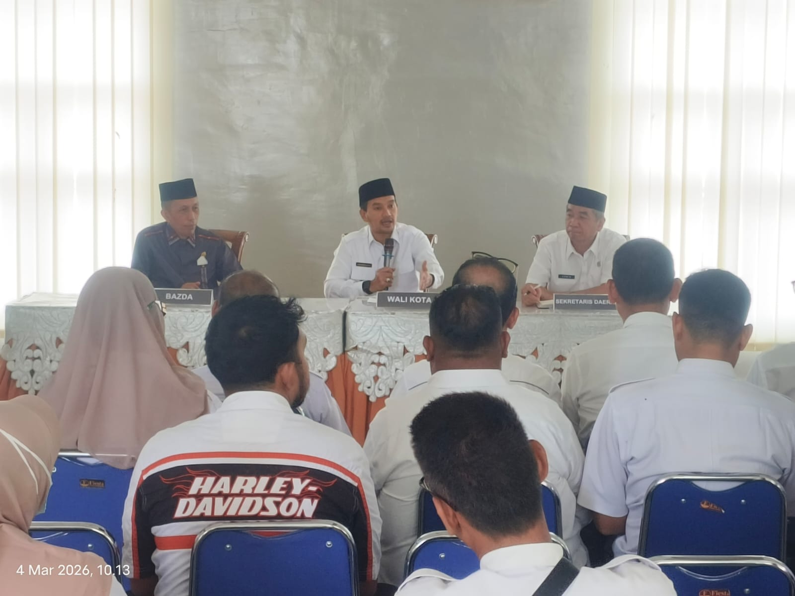Wali Kota Tebingtinggi Iman Irdian Saragih bersama Ketua Baznas Khuzamri Amar dan Sekda Erwin Suheri. (Azan Purba/Sumut Pos) 