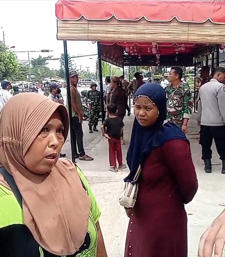 Penertiban Pedagang Kaki Lima Simpang Kayu Besar. (BATARA/SUMUT POS)