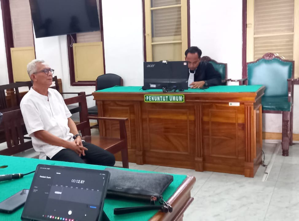 PUTUSAN: Mantan Kadinkes Batubara, Wahid Khusyairi, saat menjalani sidang putusan di Pengadilan Tipikor Medan, Kamis (5/3/2026) sore. (Dok: istimewa)