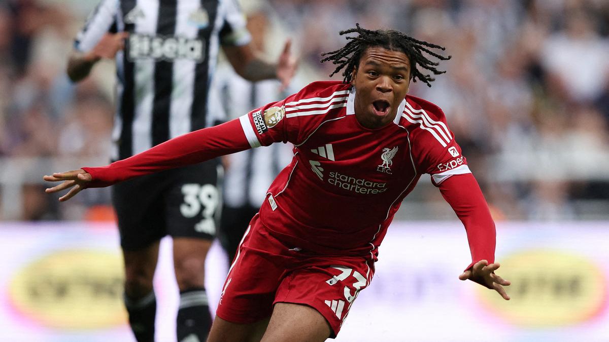 STARTER: Talenta muda Rio Ngumoha bakal menjadi starter saat Liverpool bertandang ke Molineux menghadapi Wolves di babak 16 besar Piala FA. (archivoprisma)