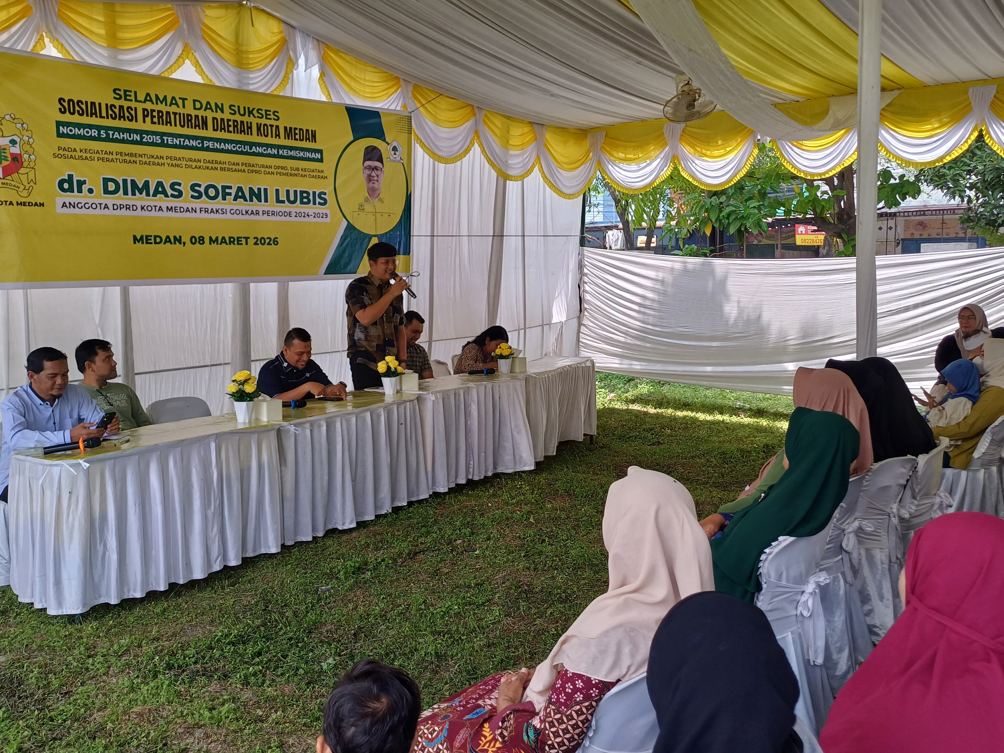 Anggota DPRD Medan, dr Dimas Sofani Lubis saat menggelar Sosialisasi Perda Kota Medan di Kecamatan Medan Selayang, Minggu (8/3/2026). (Markus Pasaribu/Sumut Pos)