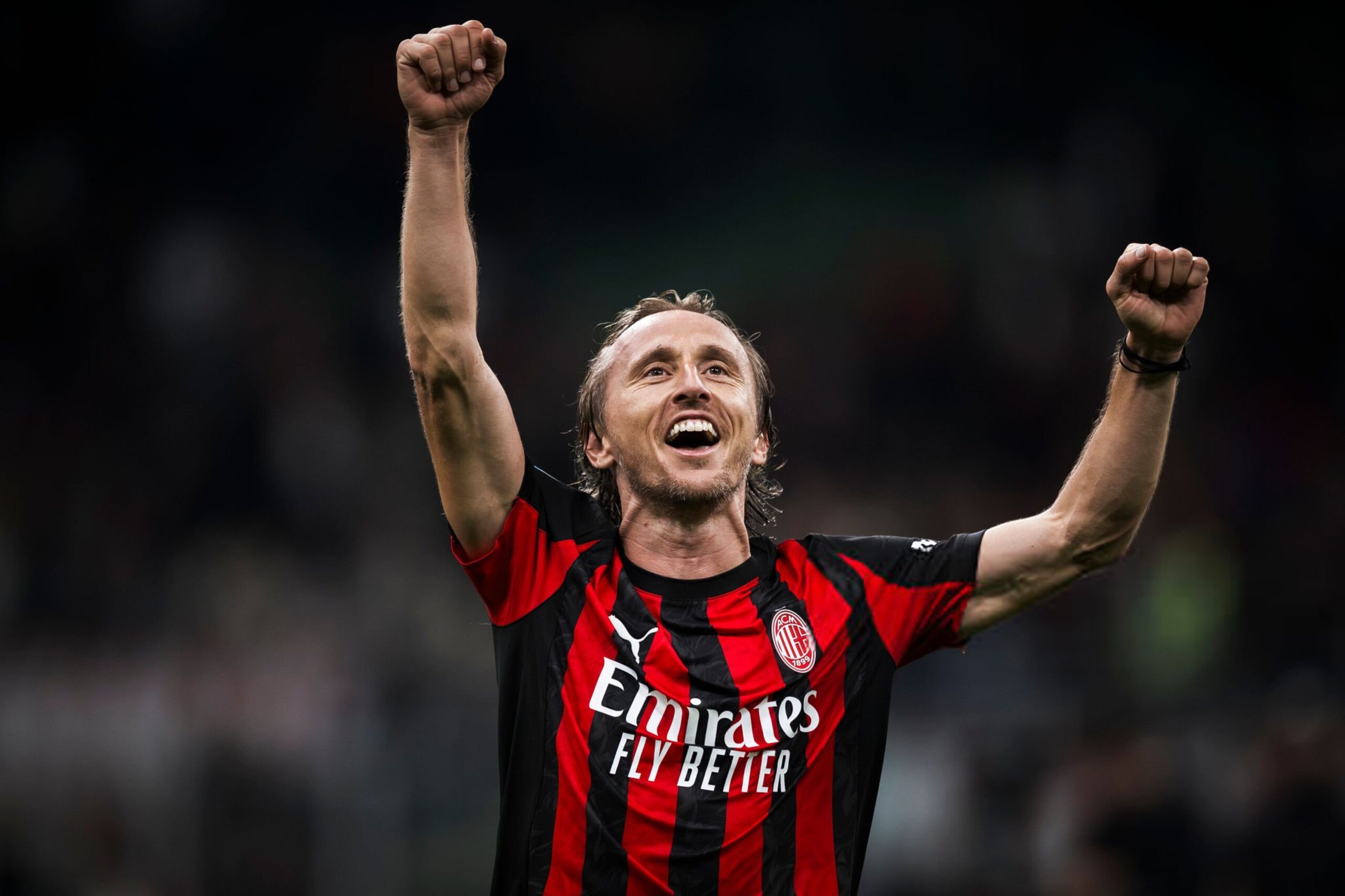 Gelandang veteran Milan Luka Modrić mekukan selebrasi. (milanreports)