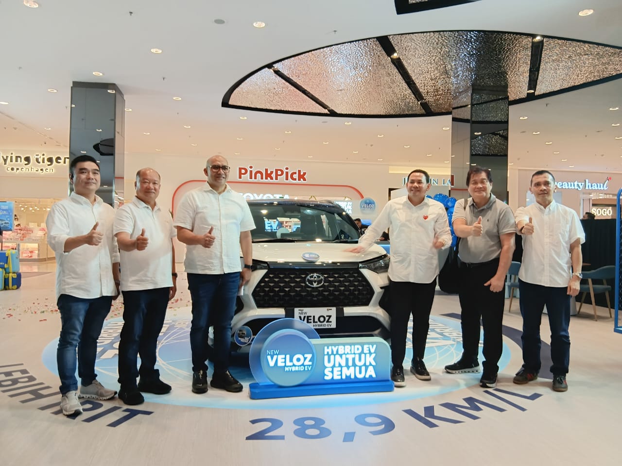 HYBRID: Peluncuran Toyota Veloz Hybrid di Sun Plaza Medan, Kamis (11/3/2026). (ISTIMEWA/SUMUT POS)