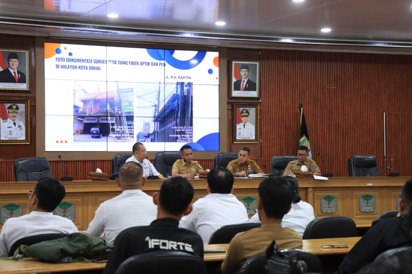  Rapat rencana penataan kabel dan jaringan utilitas udara menjadi tanam bawah tanah. (Diskominfo Binjai/Sumut Pos)