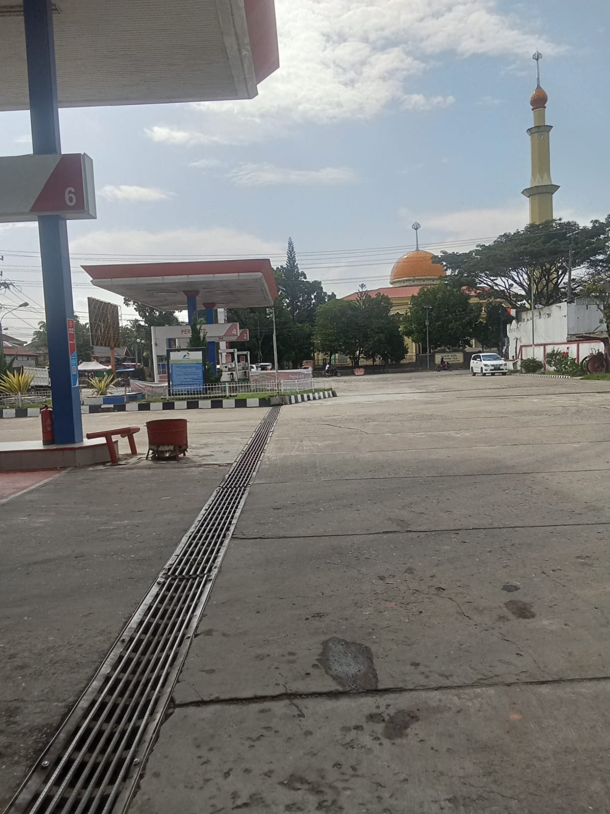 Salah satu SPBU di Gunungtua tutup karena kehabisan stok BBM untuk disalurkan ke masyarakat. (MITRA HARAHAP/SUMUT POS)