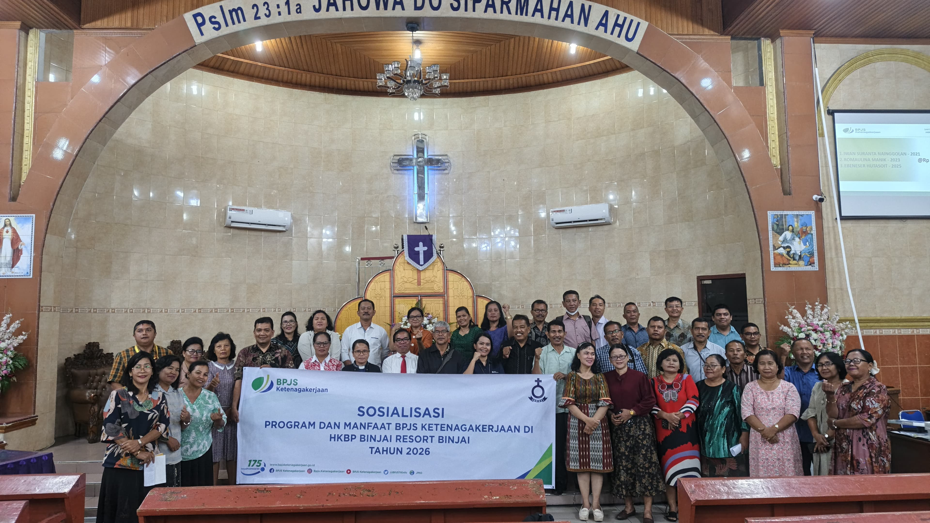  BPJS Ketenagakerjaan Cabang Binjai saat sosialisasi manfaat program kepada pengurus gereja. (Istimewa/Sumut Pos)