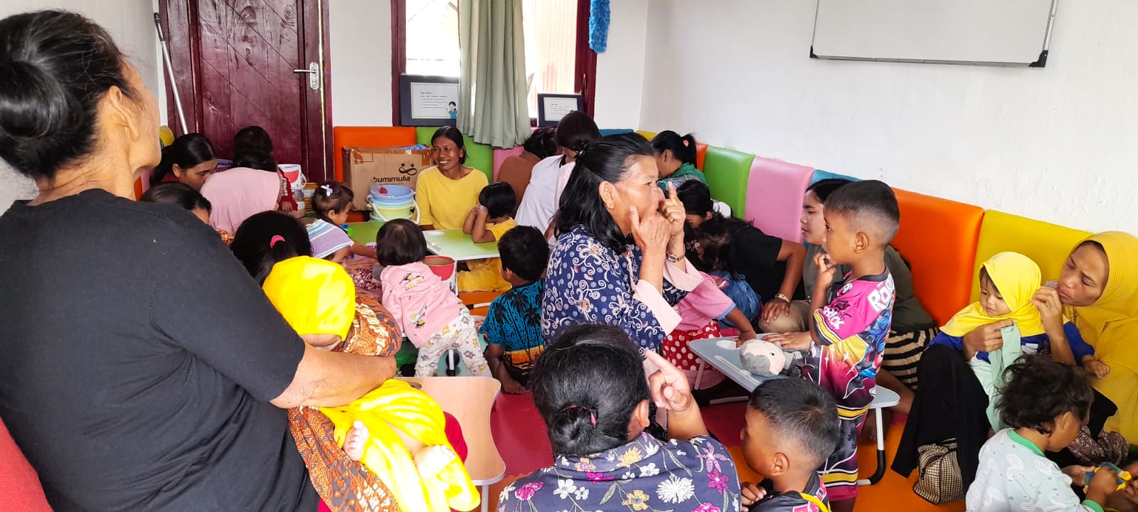 Rumah Anak SIGAP bertujuan mempromosikan layanan stimulasi dini atau pengasuhan yang berkelanjutan dan terjangkau, dengan mengoptimalkan modalitas lokal. (Dok Tanoto Foundation)