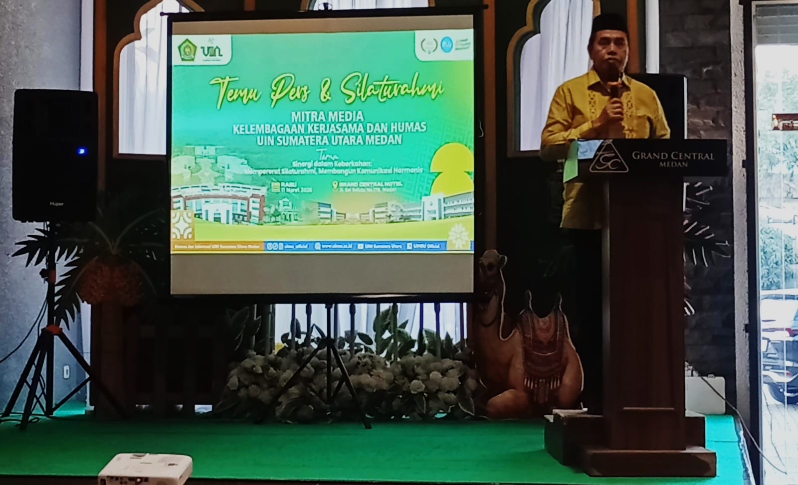 BUKBER UIN: Dr. H. Tohar Banyoangin, MAg mewakili rektor UIN Sumatera Utara menyampaikan kata sambutan. (Dedi Mulia Purba/Sumut Pos)