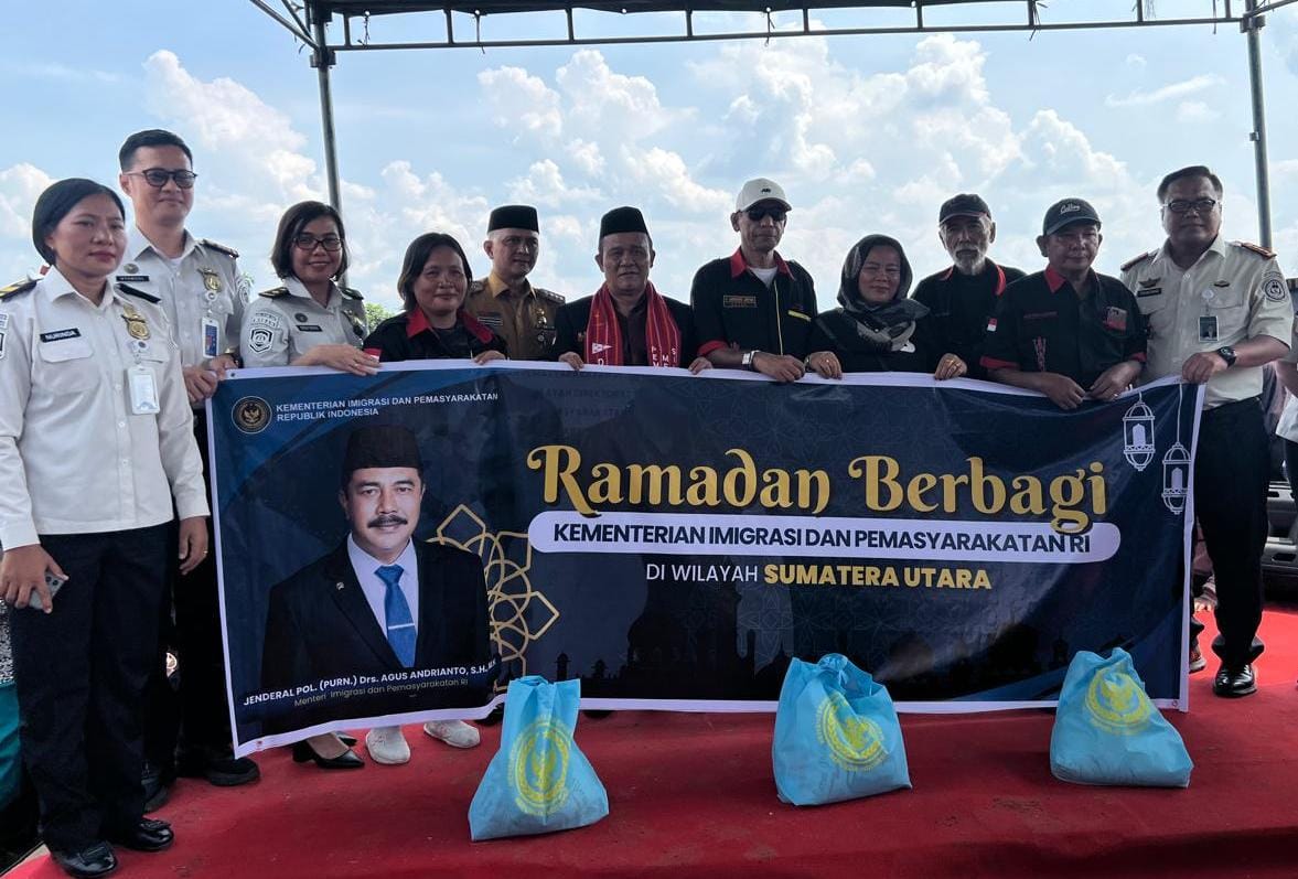 SEMBAKO: Kementerian Imigrasi dan Pemasyarakatan menyerahkan bantuan kepada Pemuda Marga Silima. (Dok: istimewa)