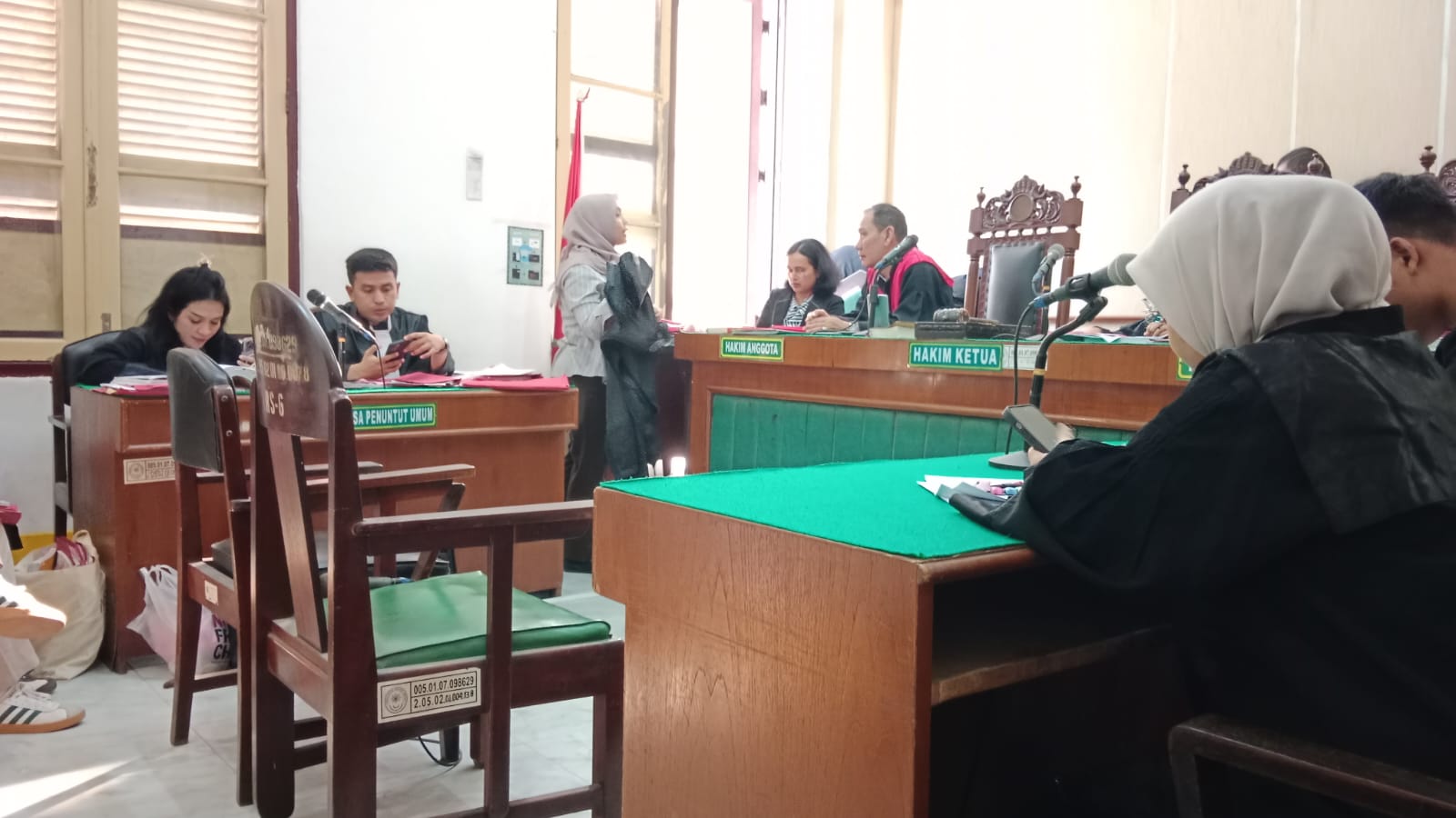 CPNS: Hakim menyidangkan dua terdakwa kasus penipuan CPNS secara virtual, di PN Medan. (Dok: ist)