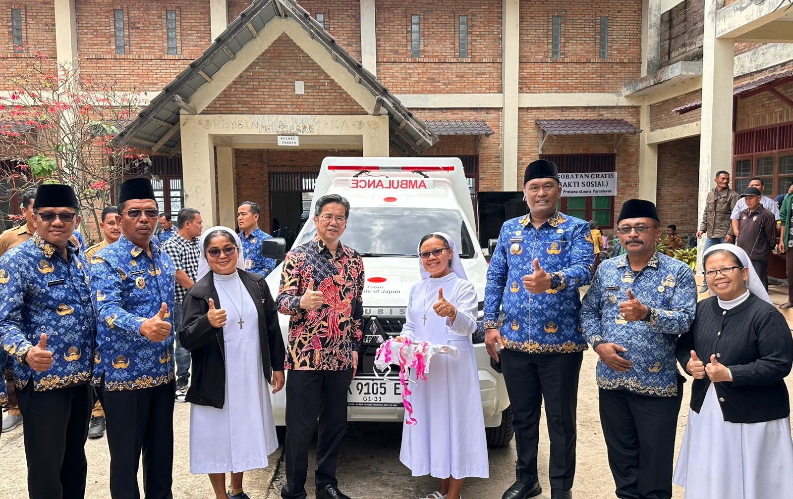 Konsulat Jenderal Jepang di Medan meesmikan proyek pengadaan satu unit ambulans bantuan Pemerintah Jepang kepada Yayasan Santu Yosef Medan. ( dok Konsulat Jenderal Jepang di Medan)