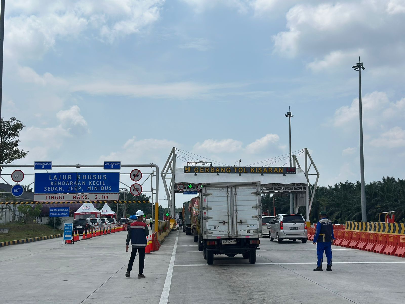 Kondisi  arus kendaraan yang melintasi Tol Indrapura &ndash; Kisaran, Kamis(18/3/2026). (Liberti H Haloho/ Sumut Pos)