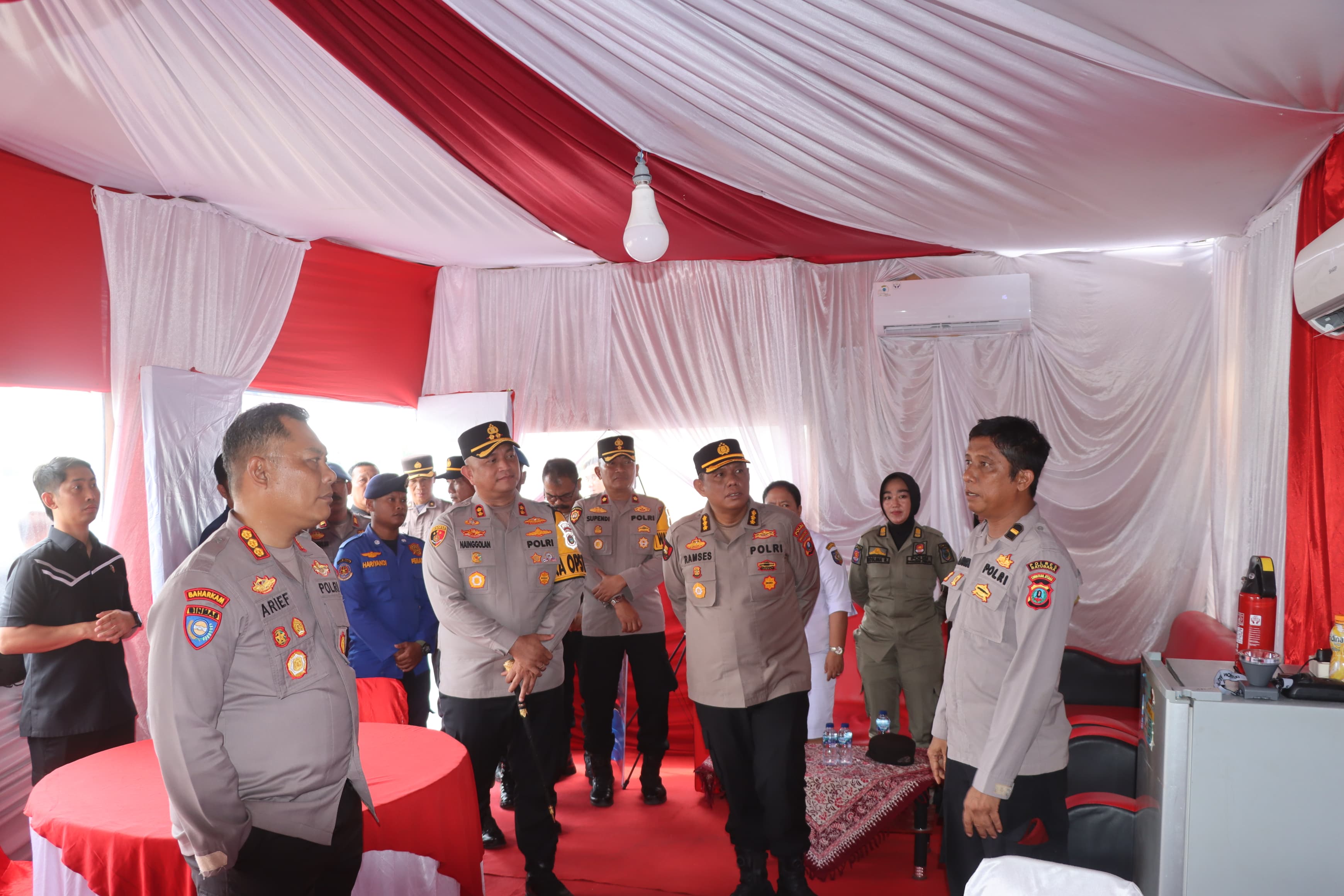 Kombes Pol H.Y. Arief Satriyo, S.I.K. (Dir Binmas Polda Sumut)  didampingi Kombes Ramses Tampubolon, S.H. (Kabidkum Poldasu bersama Kapolres Batubara AKBP  Dolly Nelson Nainggolan cek Pos Pam. 
