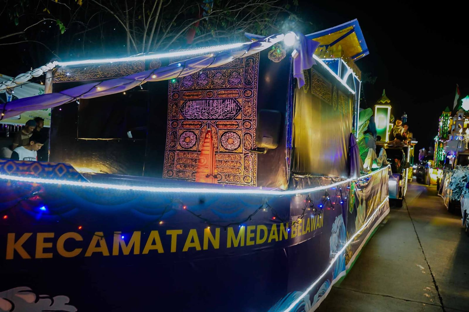 PAWAI: Mobil pawai takbiran dari Kecamatan Medan Utara turut memeriahkan pawai takbiran di Medan Utara. (Dok: istimewa)