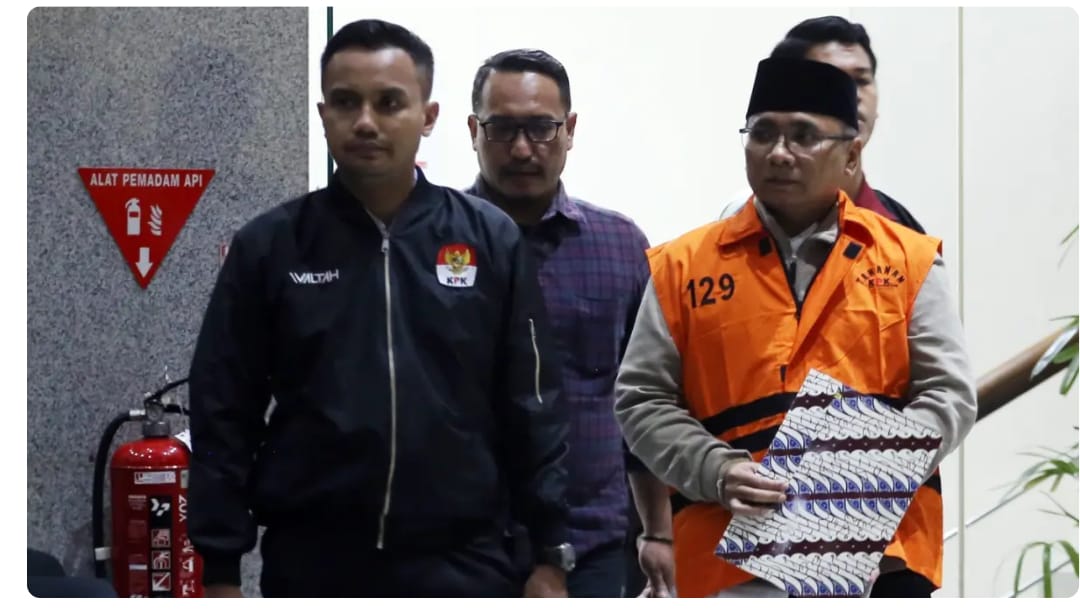 Mantan Menteri Agama Yaqut Cholil Qoumas saat ditetapkan sebagai tersangka dan ditahan KPK RI terkait dugaan korupsi kuota haji. (JAWA POS.COM/SUMUT POS)