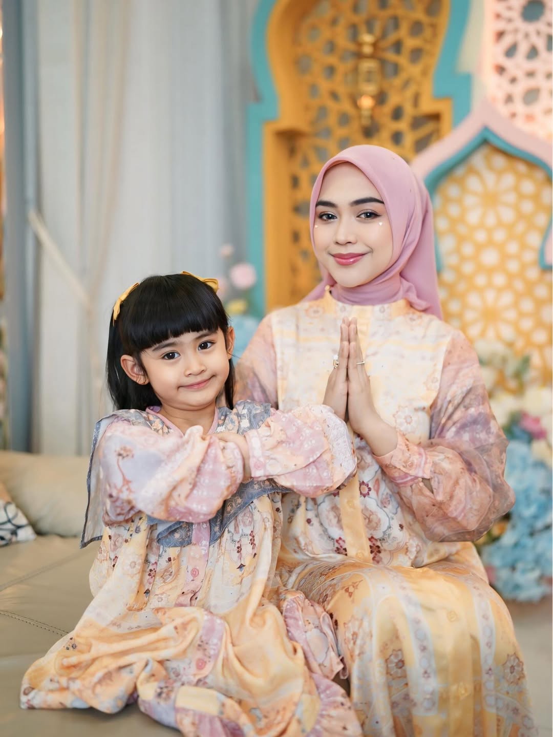 Ria Ricis dan anaknya doto bersama saat merayakan idulfitri 2026. (Shafa Nadia (Jawa Pos/Sumut Pos)