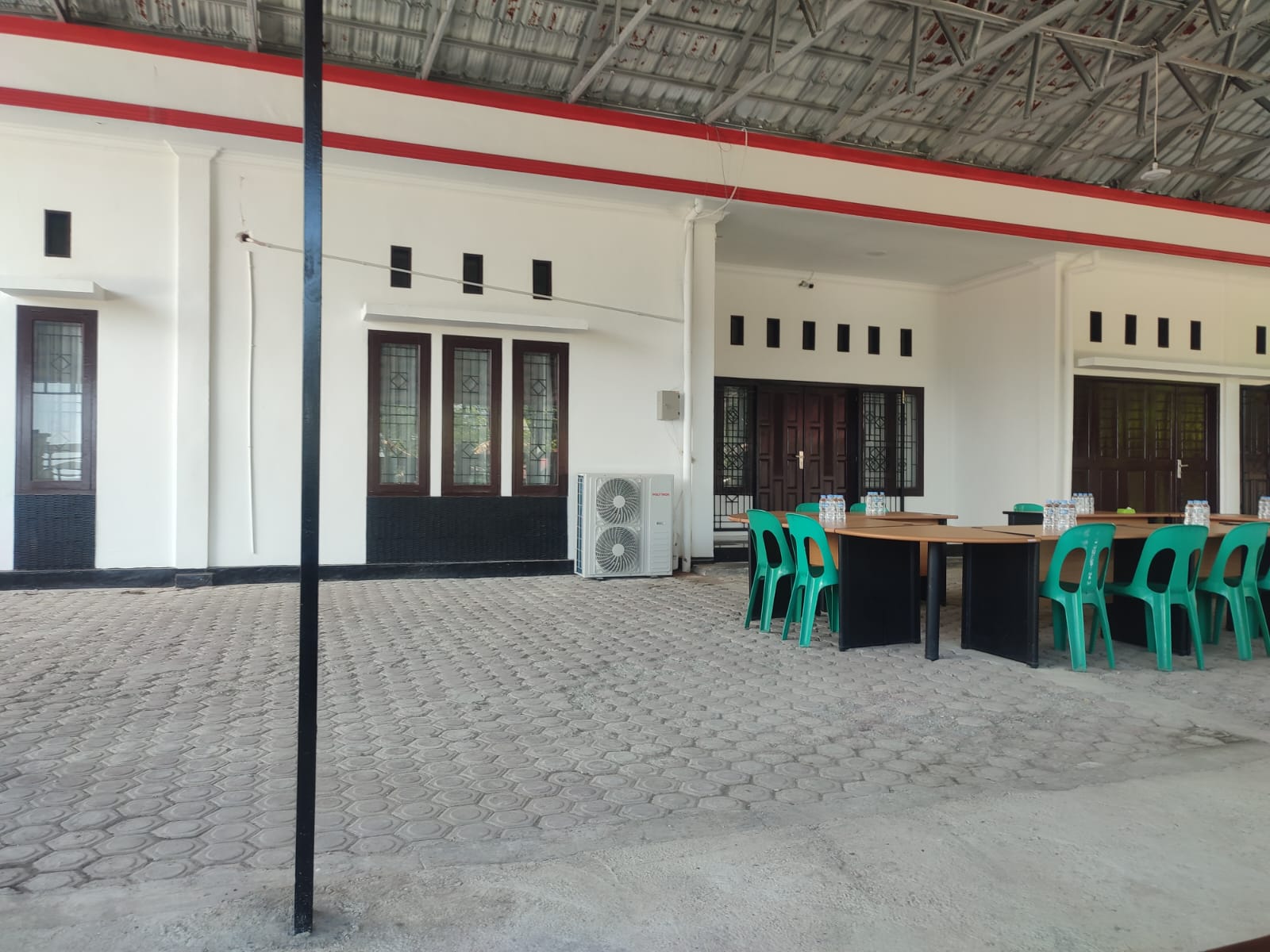 Kondisi ruang pertemuan di Pendopo Nias Barat tertutup.(ERIUSMAN/SUMUT POS)