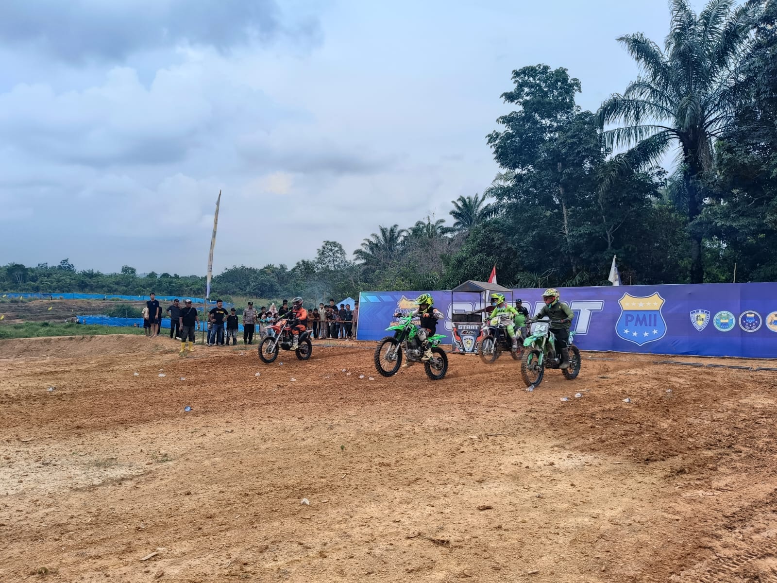  PMII Cup 1 Grasstrack Motocross &amp; Becakcross 2026, Sabtu (28/3/2026) di Paluta. (MITRA HARAHAP/SUMUT POS)