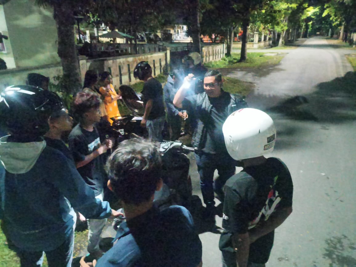Kabag Ops Polres Tebing Tinggi Kompol Herliandri  didampingi Kasat Reskrim AKP Budi Sihombing melakukan penindakan terhadap 3 unit sepeda motor tak standar. 