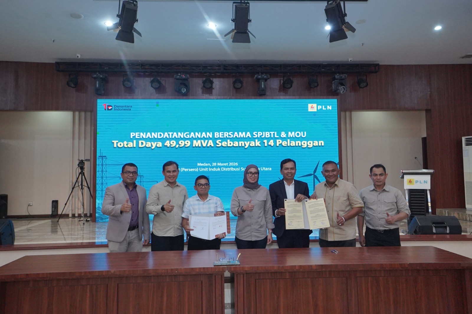 Penandatanganan SPJBTL dan MOU antara PLN UP3 Pematang Siantar dengan Pelanggan PTPN III dan PT Renikola Premier Energi. (ISTIMEWA/SUMUT POS)
