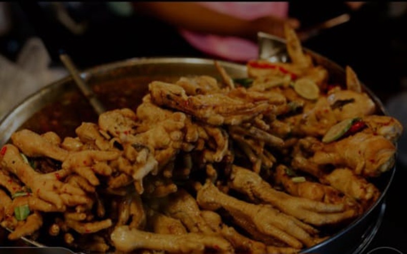 ilustrasi, masakan berbahan ceker ayam diminati orang karena rasa dan juga manfaatnya bagi kesehatan. (pexels.com)