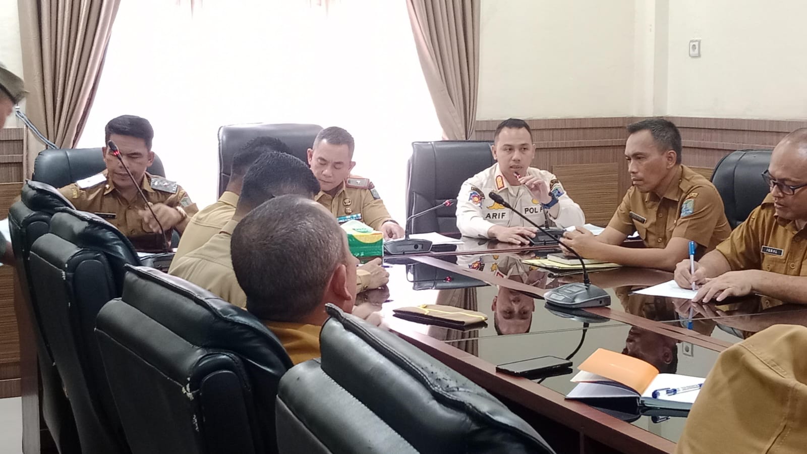  Rapat penertiban bangunan liar dipimpin Sekda Binjai, Chairin Simanjuntak. (Diskominfo Binjai/Sumut Pos)