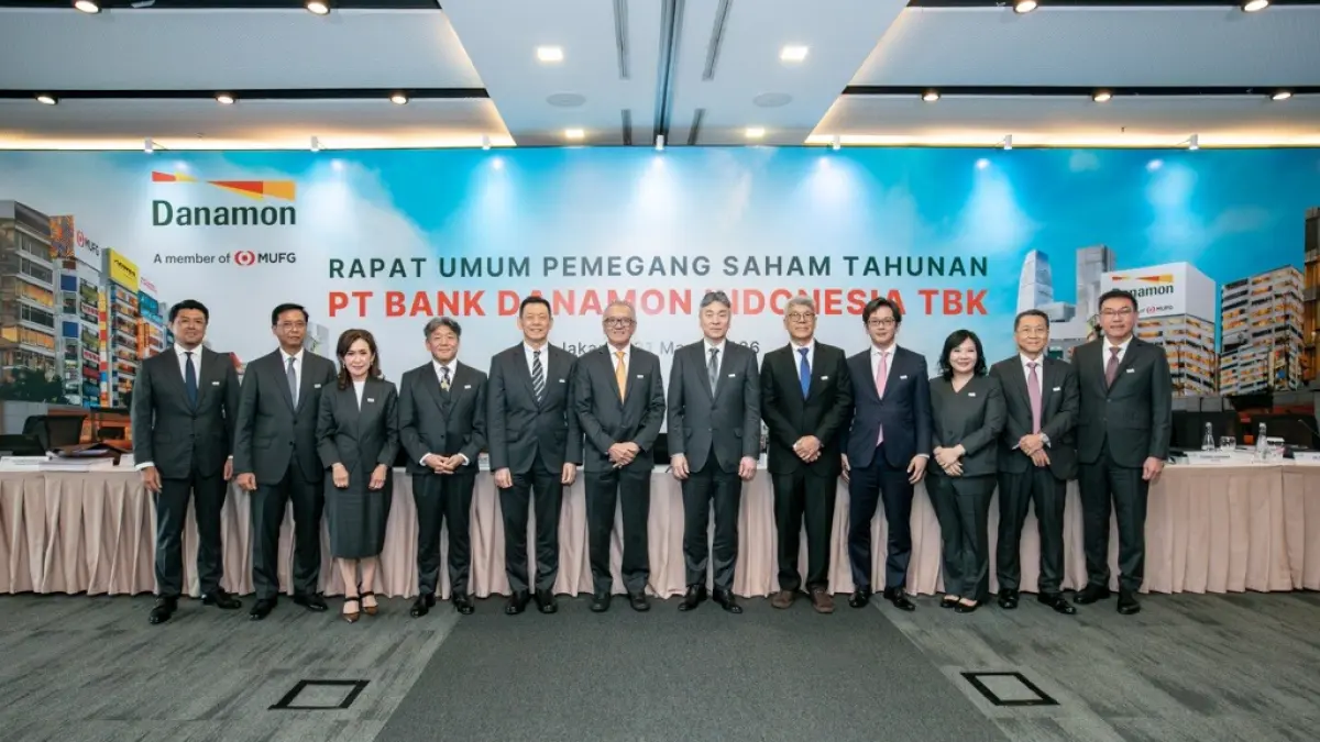 Jajaran Dewan Komisaris dan Direksi PT Bank Danamon Indonesia Tbk (“Danamon”) berfoto bersama setelah penutupan Rapat Umum Pemegang Saham Tahunan (RUPST) Danamon di Jakarta, pada hari Selasa (31/03). (dok :Danamon)
