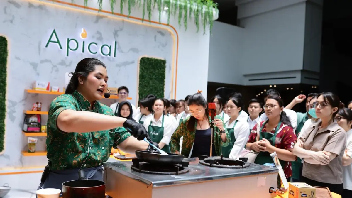 MEDANLICIOUS: Apical saat menggelar acara Medanlicious di Uniland, Medan. (Dok: istimewa)