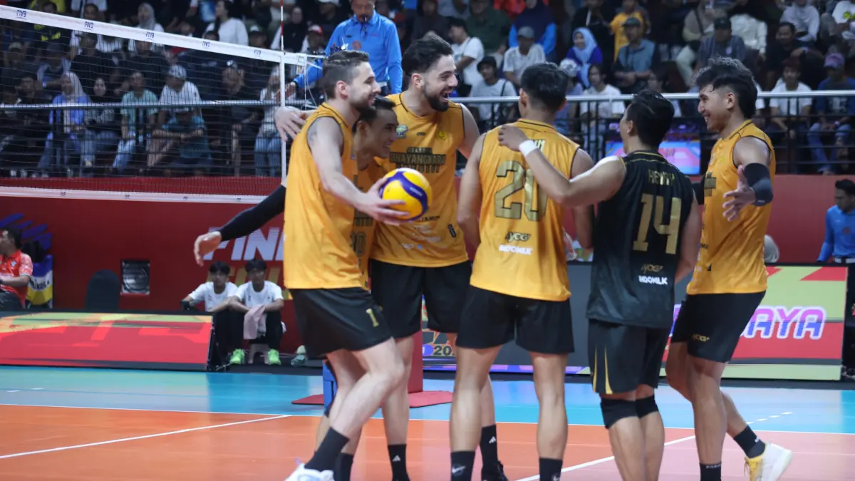 MENANG: Pemain Bhayangkara Presisi saat merayakan menang saat melawan Surabaya Samator di Final Four Proliga 2026. (Dok: Proliga)
