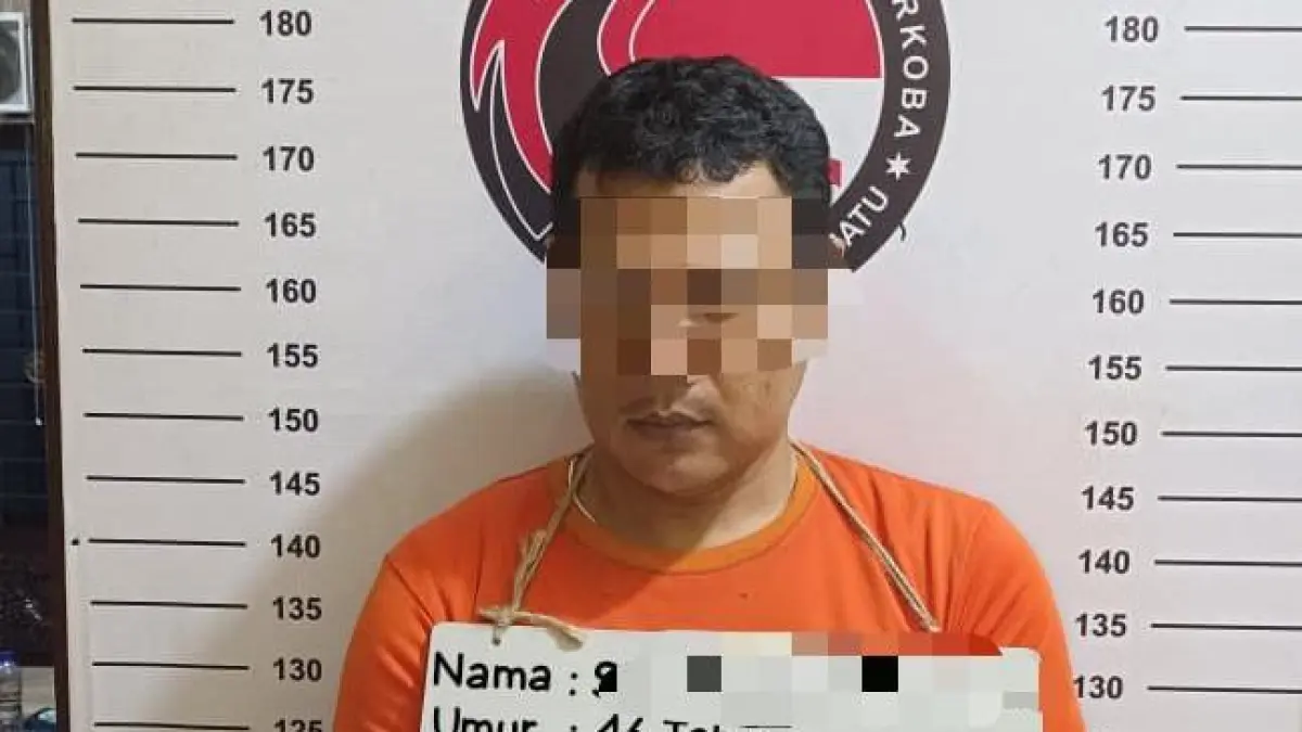 PEREDARAN: Tersangka SS yang diduga merupakan mata rantai peedaran sabu di kecamatan Bilah Hulu, Labuhanbatu. (Dok: Fajar/Sumut Pos)