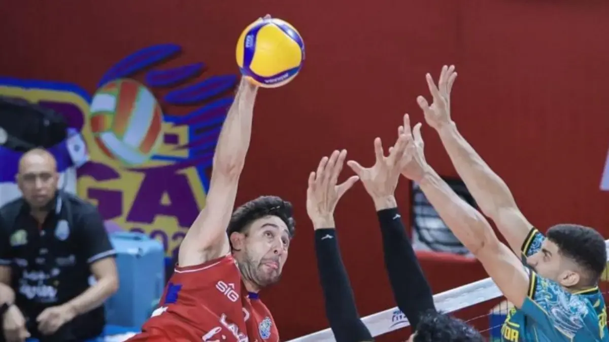 Pemain LaVani saat menghadapi pemain Surabaya Samator di Final Four Proliga 2026, di Jawapos Arena, Minggu (5/4/2026). (Dok: PBVSI)