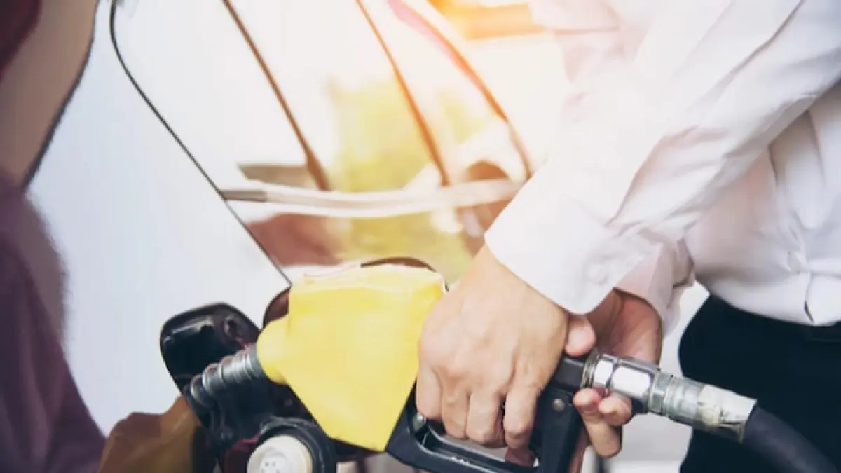 harga bensin di Hong Kong telah menembus sekitar 15,6 dolar AS per galon atau setara lebih dari Rp70 ribu per liter