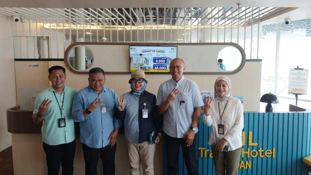 Direktur Operasi KAI Wisata, Bambang Suliastowo bersama jajaran di Rail Transit Hotel Medan.