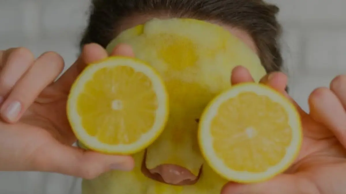 ilustrasi, masker wajah berbahan lemon dan madu dikenal memiliki efek positif buat kulit. (freepik.com)