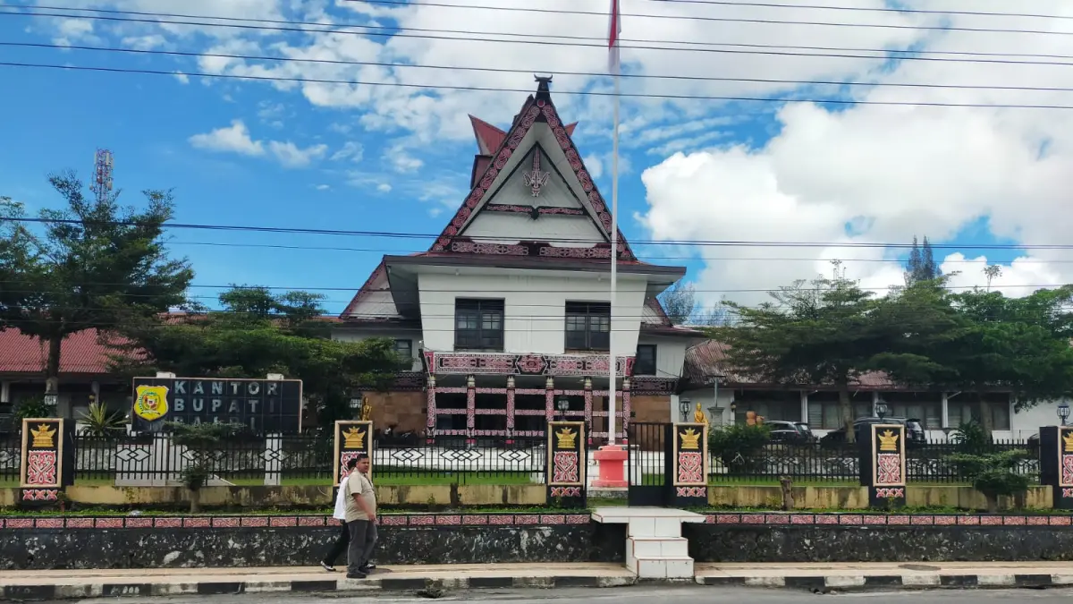 Kantor Bupati Dairi di jalan Sisingamangaraja Sidikalang. (RUDY SITANGGANG/SUMUT POS)