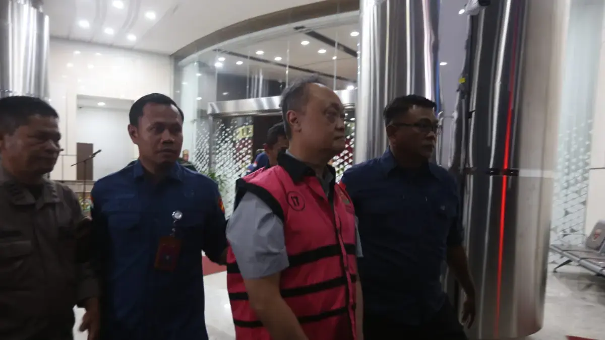 Kejagung kembali menetapkan Riza Chalid beserta enam orang lainnya sebagai tersangka dugaan korupsi pengadaan minyak mentah PT Petral. (Dok: jawapos)