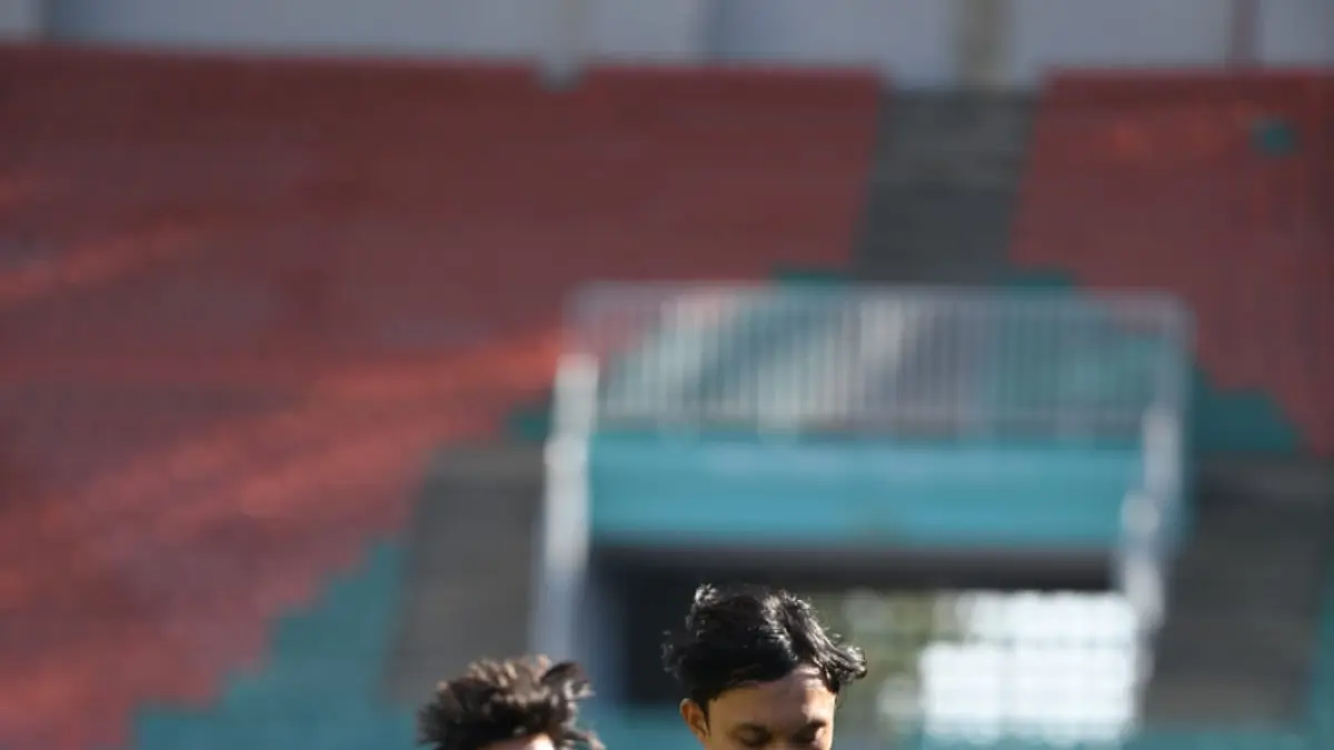 LATIHAN: Para pemain PSMS melakoni latihan di Stadion Pakansari, Cibinong, Jumat (10/4/2026). (Dok: PSMS)

