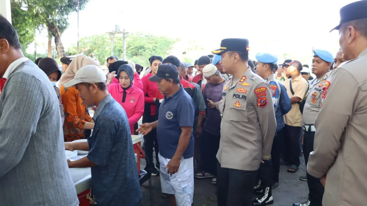 WARUNG POLRI PRESISI: Kapolres meluncurkan program kegiatan Warung Polri Presisi Polres Labuhanbatu (Fajar/ Sumut Pos)