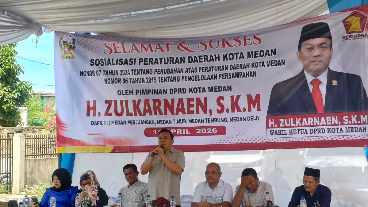 SOSPER: Wakil Ketua DPRD Kota Medan, H. Zulkarnaen S.K.M saat menggelar Sosialisasi Perda No.7 Tahun 2024 di Kelurahan Sidorejo, Kecamatan Medan Tembung, Sabtu (11/4/2026). (Dok: Markus Pasaribu/Sumut Pos) 
