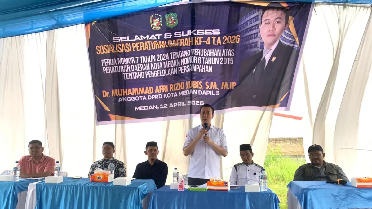 Anggota DPRD Kota Medan dari Fraksi Partai NasDem, Dr. M. Afri Rizki Lubis SM M.IP saat menggelar Sosialisasi Peraturan Daerah (Perda) Kota Medan No.7 Tahun 2024 Tentang Perubahan atas Perda No.6 Tahun 2015 tentang Pengelolaan Persampahan. 