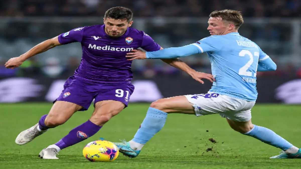 Fiorentina vs Lazio di Serie A: La Viola terancam degradasi, Lazio incar kemenangan. Duel panas penuh tekanan di Artemio Franchi. (chatgpt)