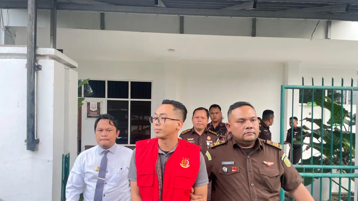 
Agung Ramadhan menjadi tersangka keempat yang ditahan jaksa dalam kasus korupsi kontrak fiktif. (Istimewa/Sumut Pos)