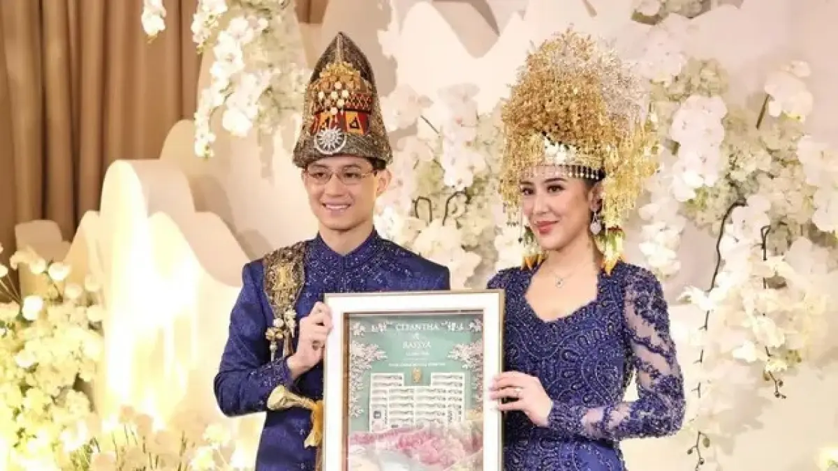 MENIKAH: Teuku Rassya dan Cleantha Islan mengenakan pakaian adat Aceh saat melangsungkan pernikahan. (instagram Agusyudhoyono)
