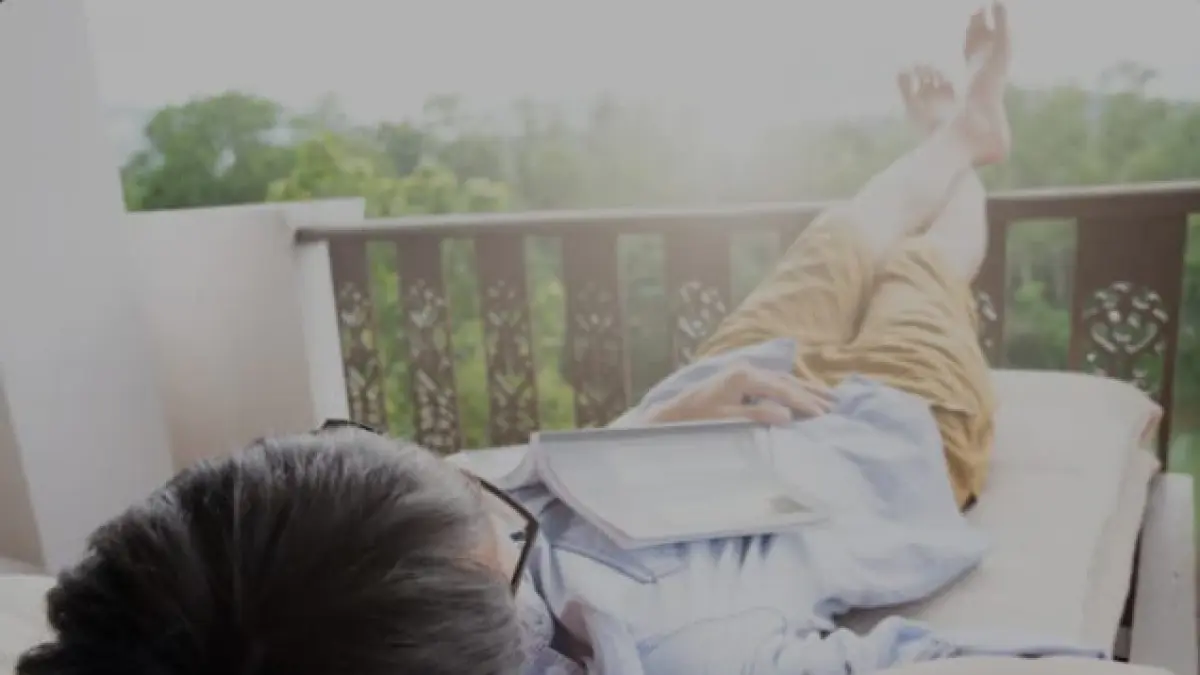 ilustrasi: tidur siang singkat nyatanya bisa mengembalikan energi. (freepik.com)